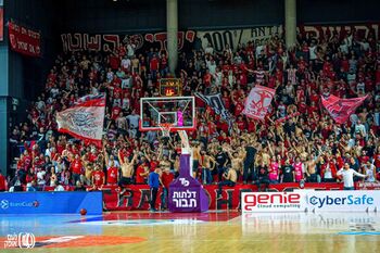 Basket eurocup 11 fans 2223.jpg